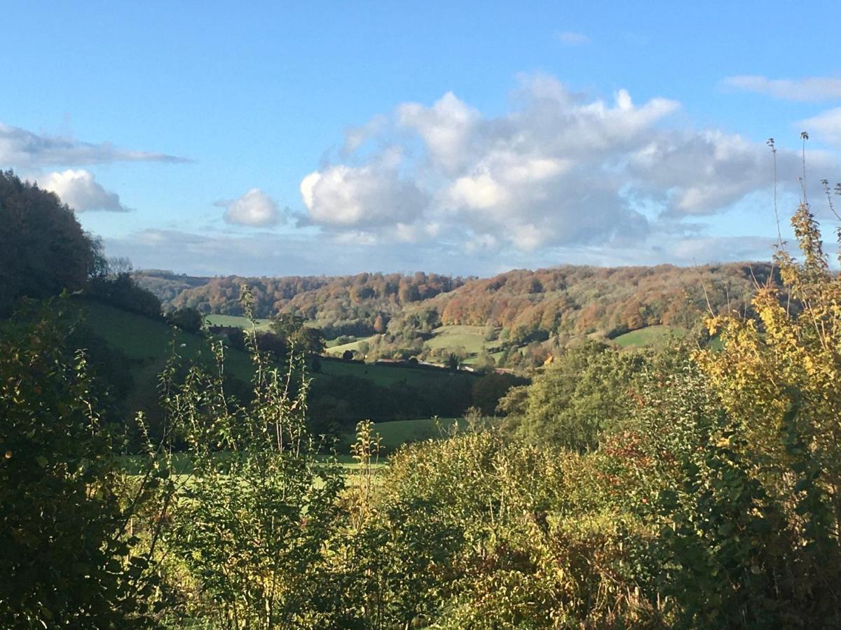Forthay Bed And Breakfast North Nibley Exteriér fotografie